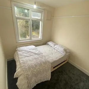 best-room-near-london-luton-airport-and-close-to.cambridgehotelsuk.com/